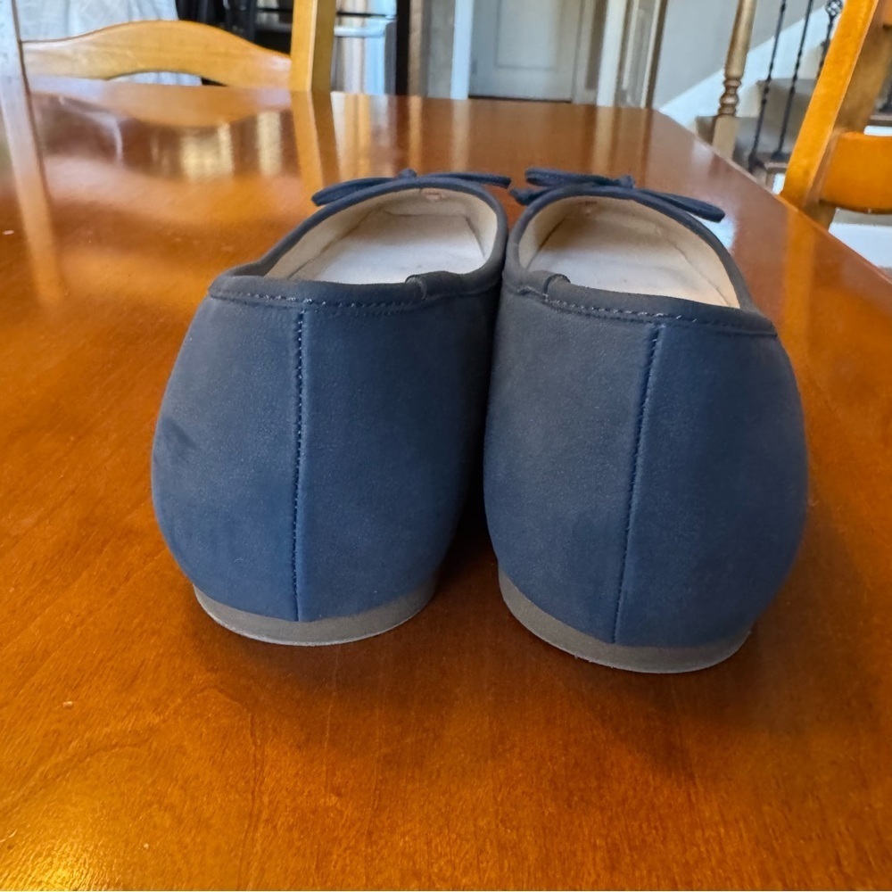 Liz Claiborne Flushing women's square closed-toe ballet flats blue faux suede 9W - Picture 7 of 9